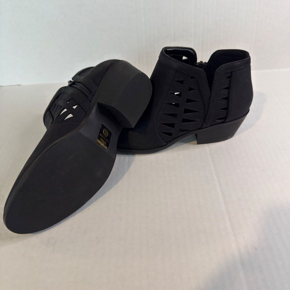 Soda Black Laser Cut  Ankle Boots Faux Suede Low Block Heel Booties Size 8 NEW - Picture 4 of 6